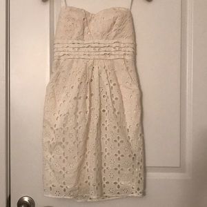 White sweetheart neckline dress